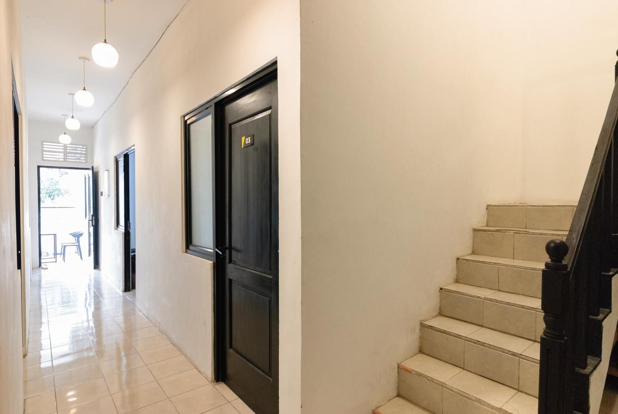 Reddoorz At Flamboyan Harapan Indah Otel Bekasi Dış mekan fotoğraf