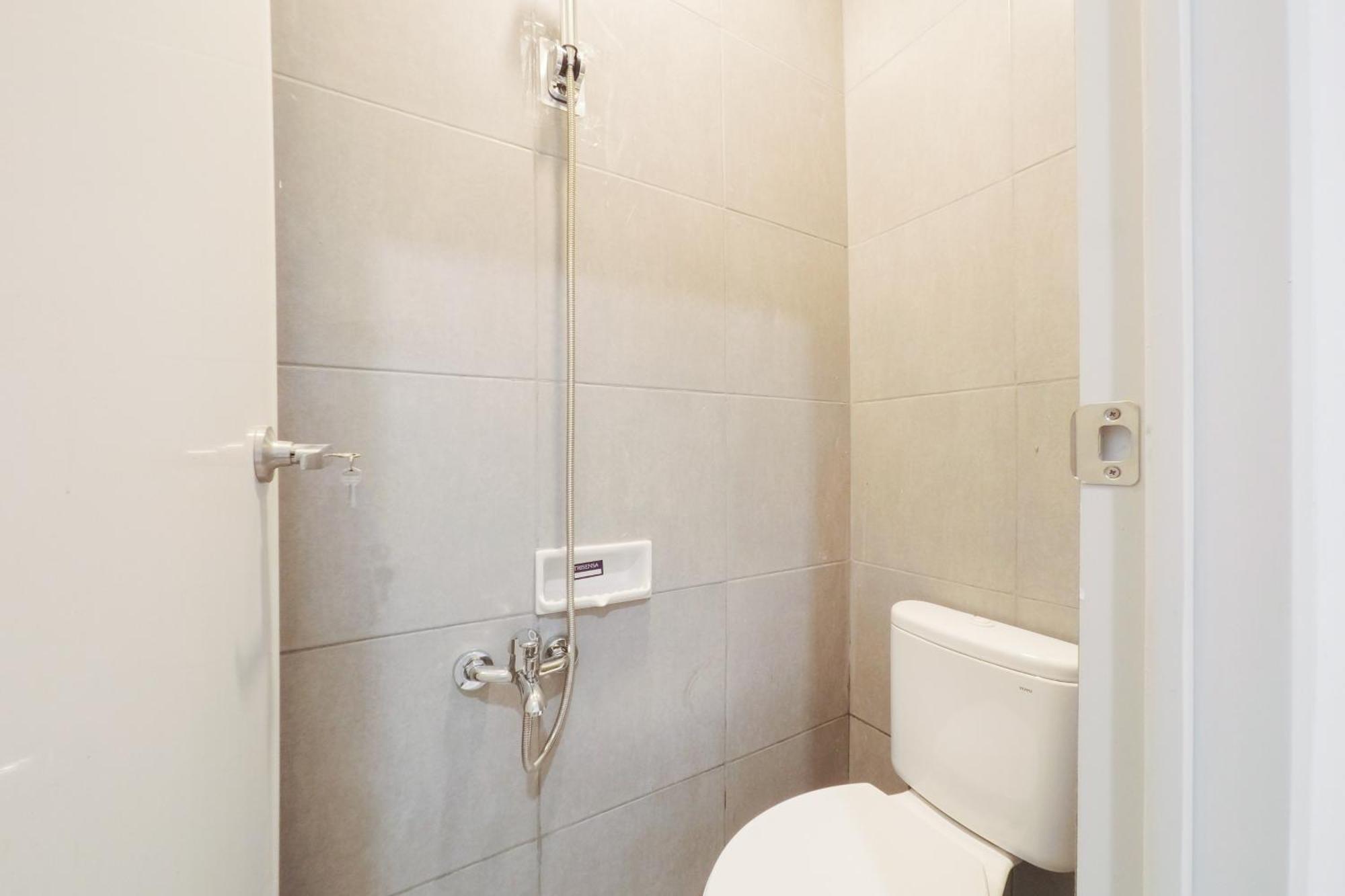 Reddoorz At Flamboyan Harapan Indah Otel Bekasi Dış mekan fotoğraf