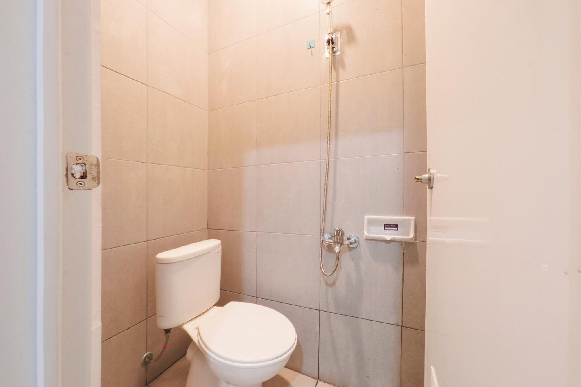 Reddoorz At Flamboyan Harapan Indah Otel Bekasi Dış mekan fotoğraf