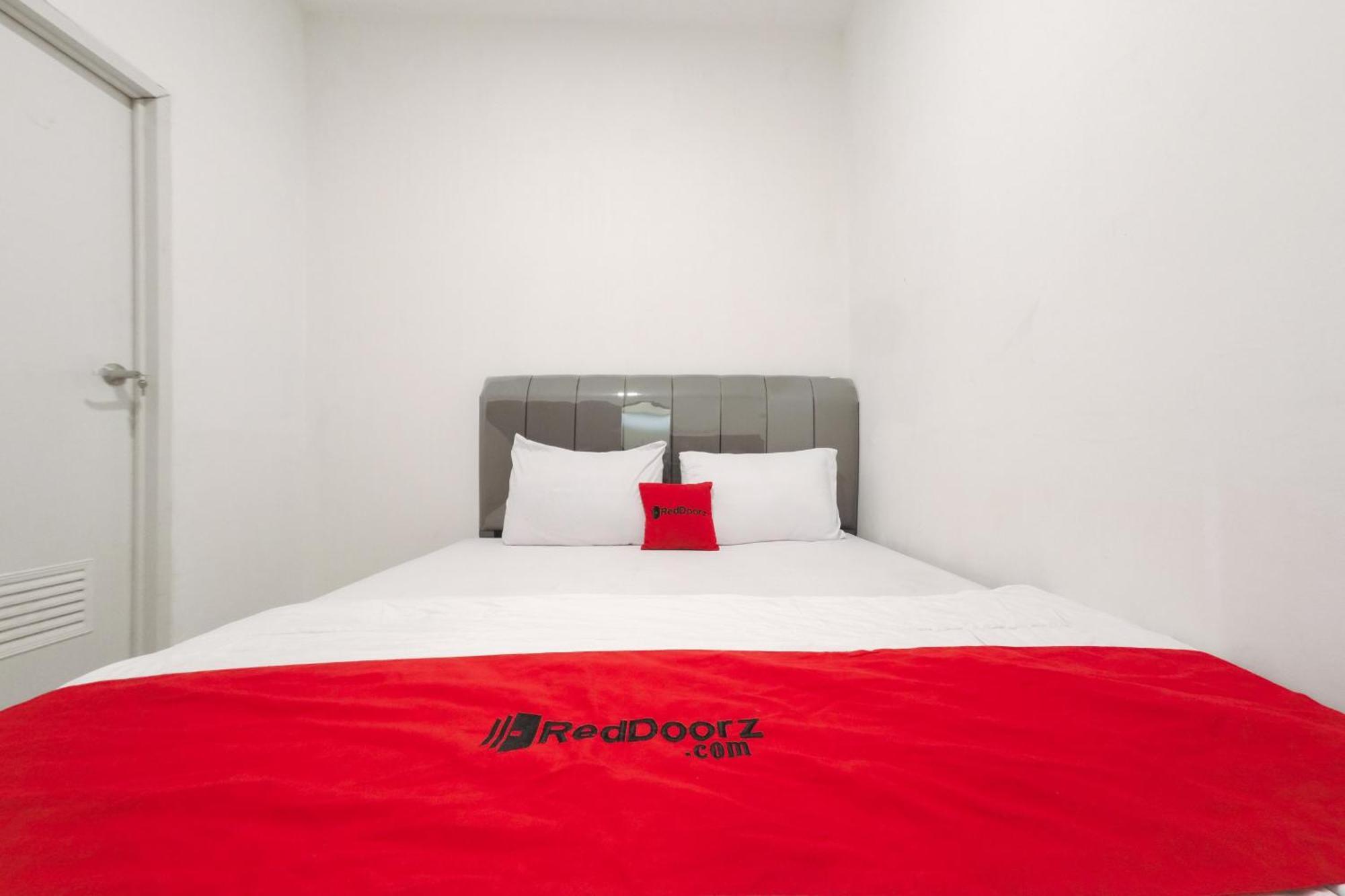Reddoorz At Flamboyan Harapan Indah Otel Bekasi Dış mekan fotoğraf