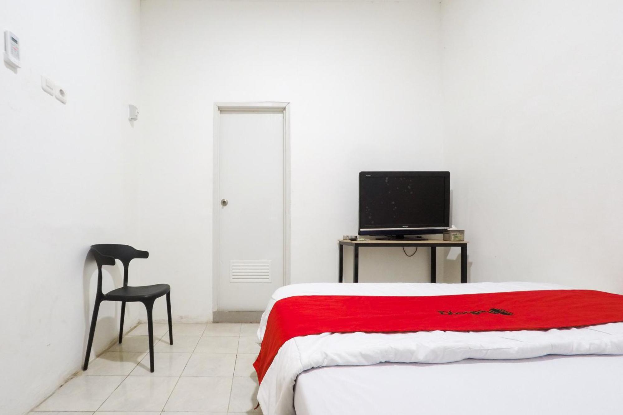 Reddoorz At Flamboyan Harapan Indah Otel Bekasi Dış mekan fotoğraf